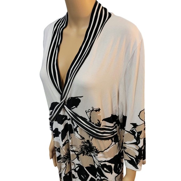 Christopher & Banks V Neck Floral Print Top XL - Picture 2 of 6